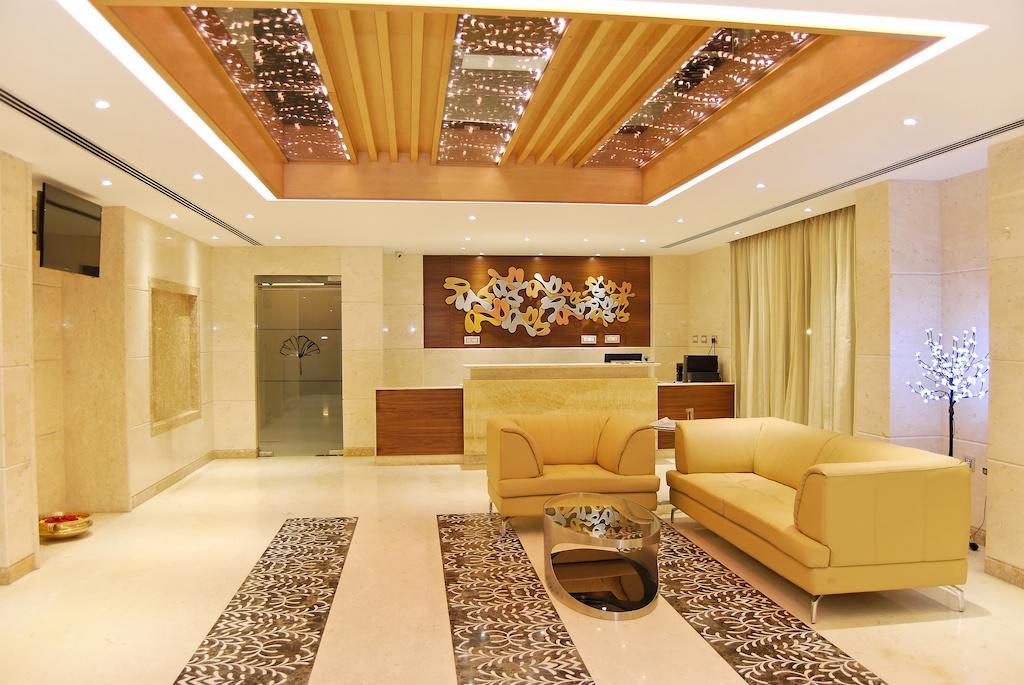 Poppys Anukula Residency Велор Екстериор снимка