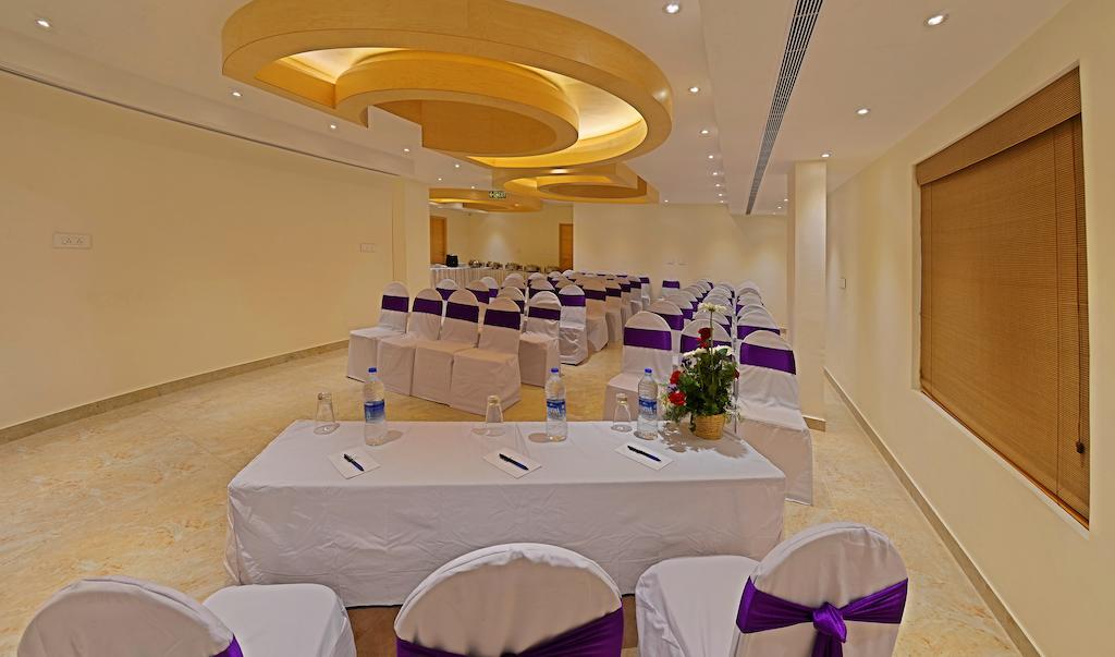 Poppys Anukula Residency Велор Екстериор снимка